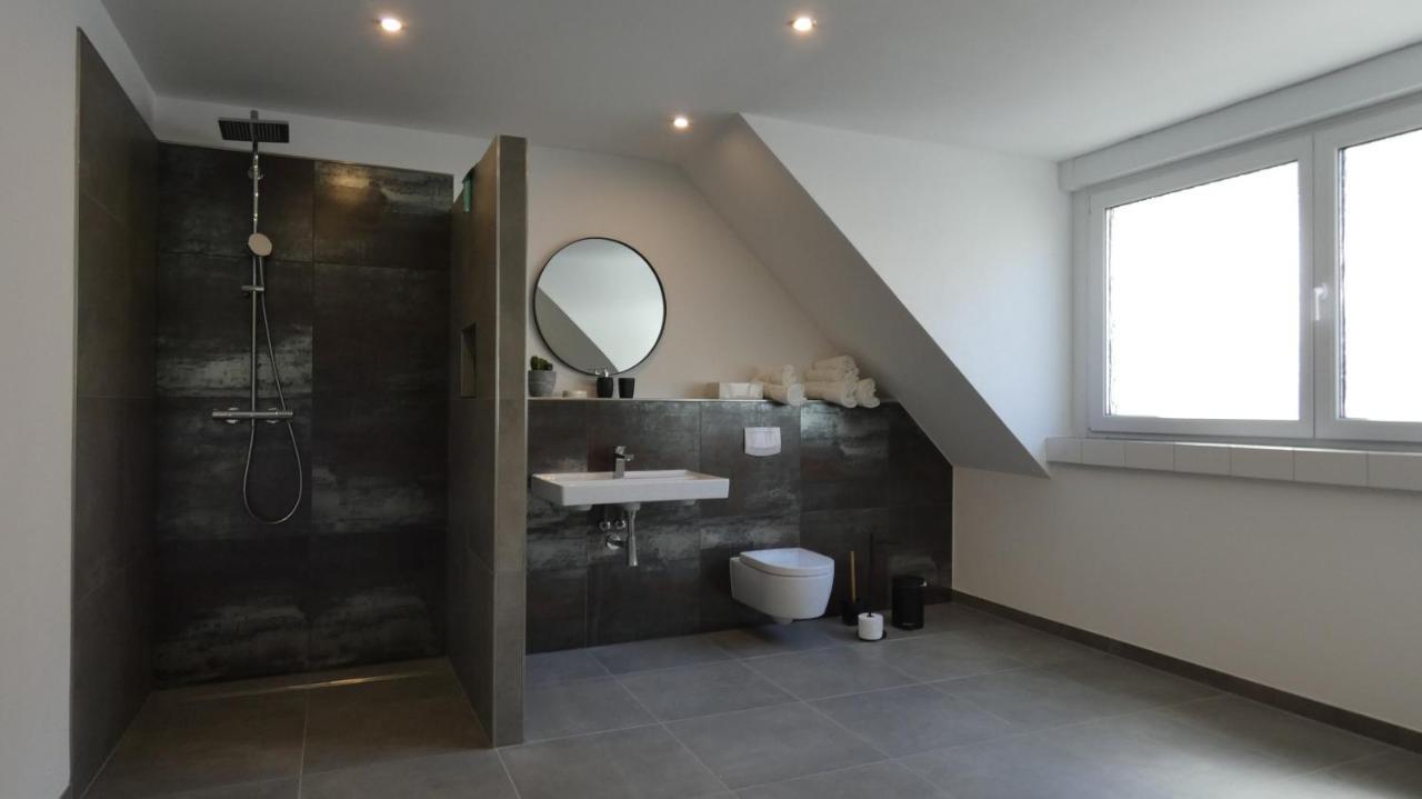 Moselufer Apartments Urzig Bagian luar foto